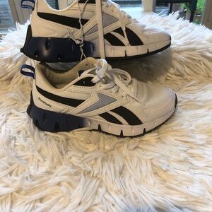 Reebok Kids' Zig Dynamica Size 2 Shoes  Grade School Blue White Black Sneakers